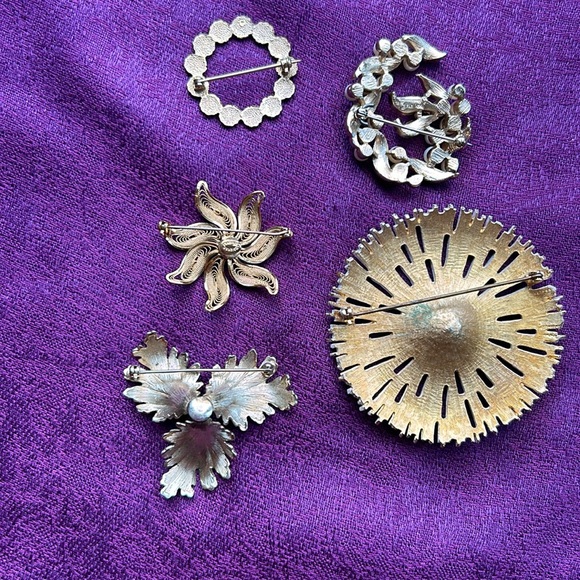 Vintage Brooch Pin Bundle - Picture 2 of 4